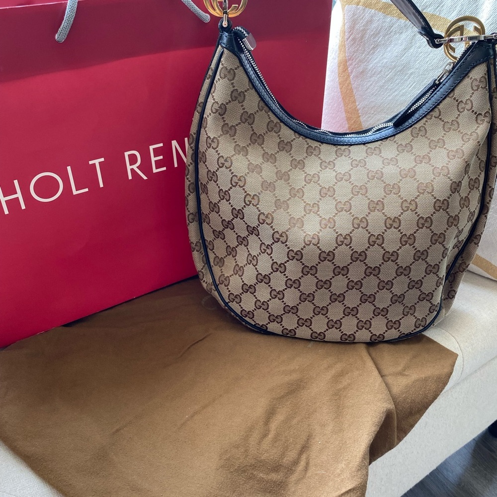 Gucci Hobo bag with dust bag and authenticity card bought in holt renfrew - Picture 2 of 10